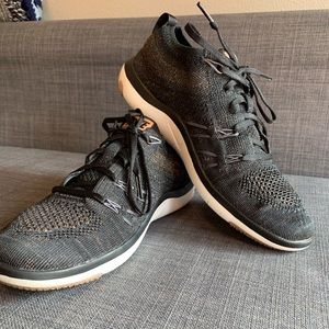 Women’s black and rose gold Nike Free - sz 7.5